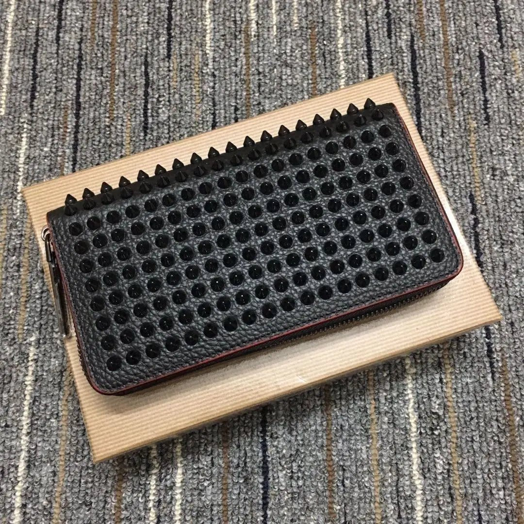 2025 Summer New Men's Rivet Wallet Fashion Leather Casual Versatile Handbag - InspiredGrabs.com