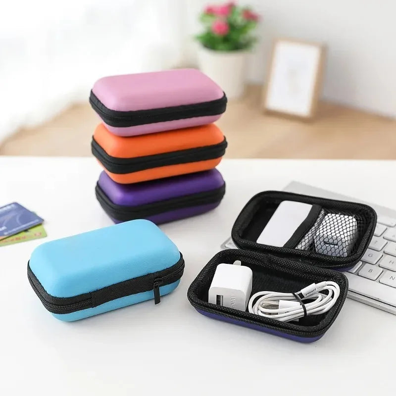 Mesh pocket and elastic organizer interior