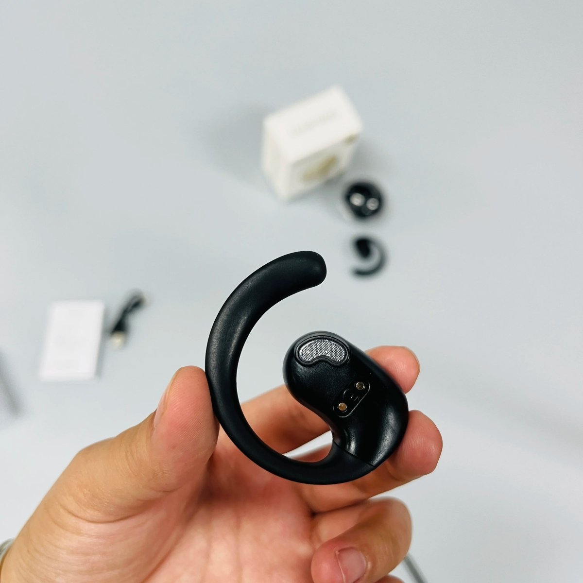 AI Real - Time Language Translator Earbuds - InspiredGrabs.com