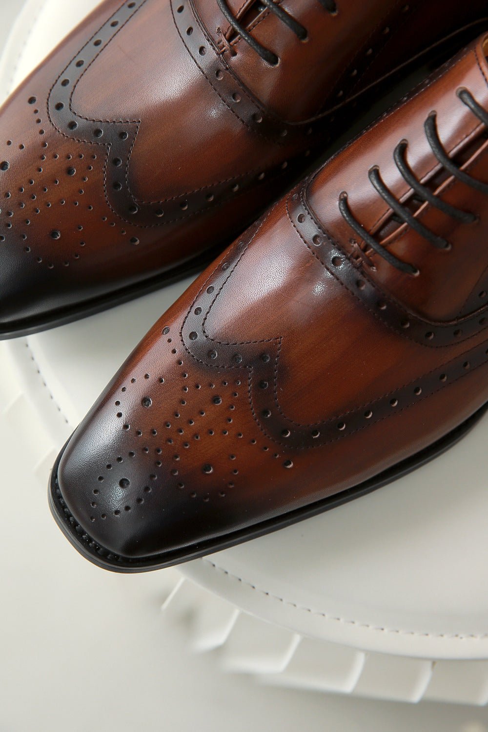 Fashion British Brogue Engraved Men's Shoes - InspiredGrabs.com