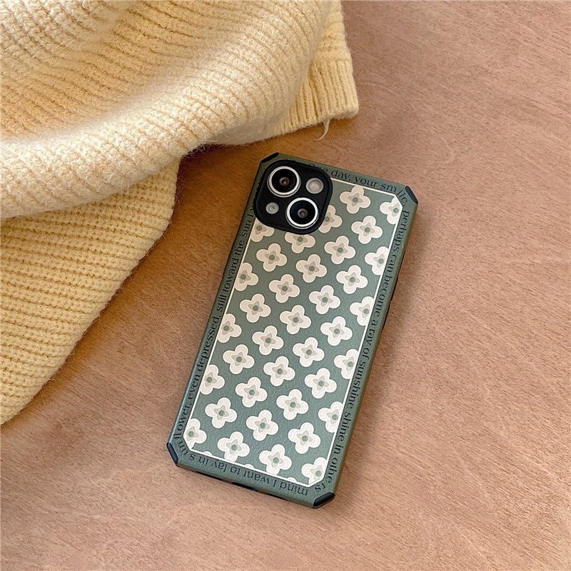 Revive your style with the Women's Retro Green Flower Mobile Phone Case. - InspiredGrabs.com