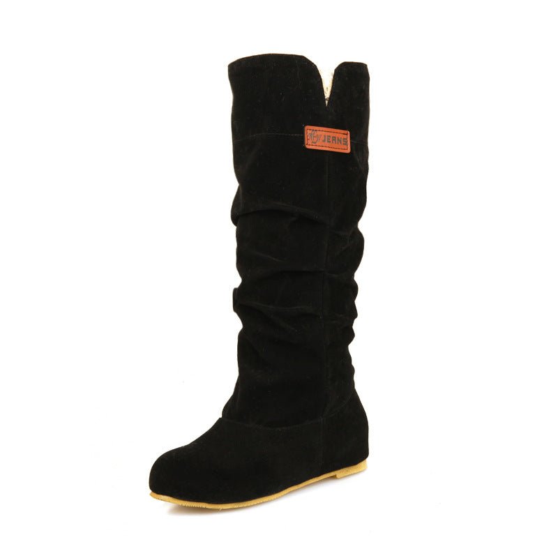 Mantente abrigado y elegante este invierno con nuestras fabulosas botas para la nieve de tubo medio.