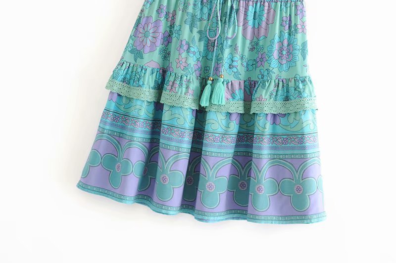 Stunning lace fringed skirt with panels - InspiredGrabs.com