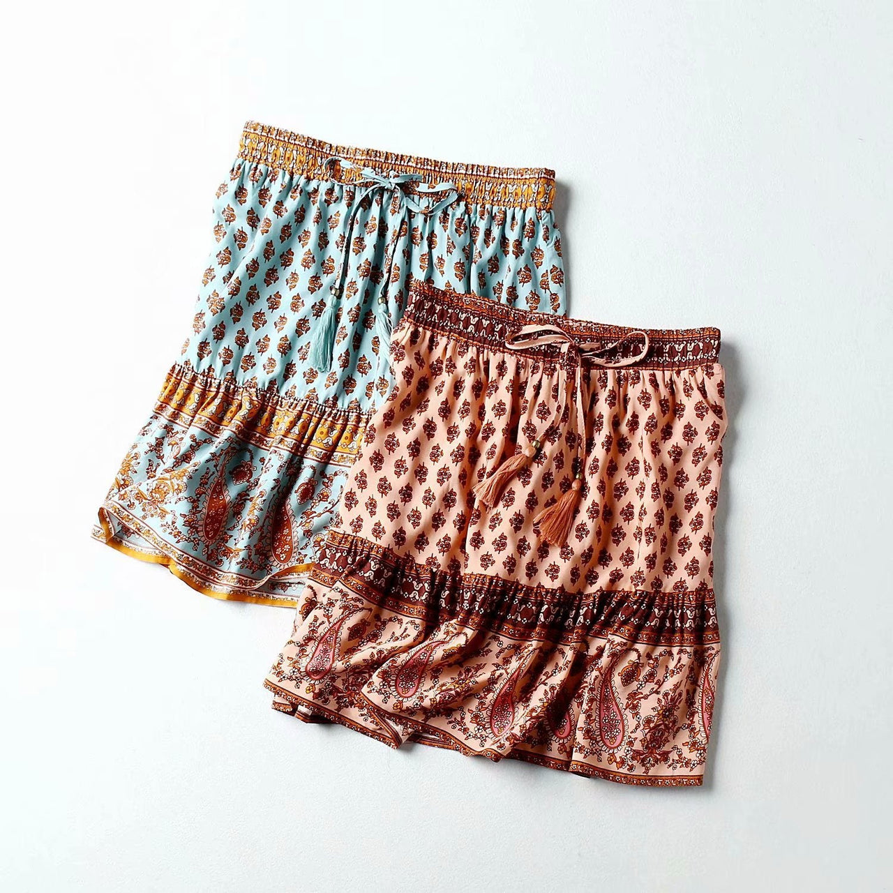 Stylish and comfortable printed skirt with an elastic waist - InspiredGrabs.com