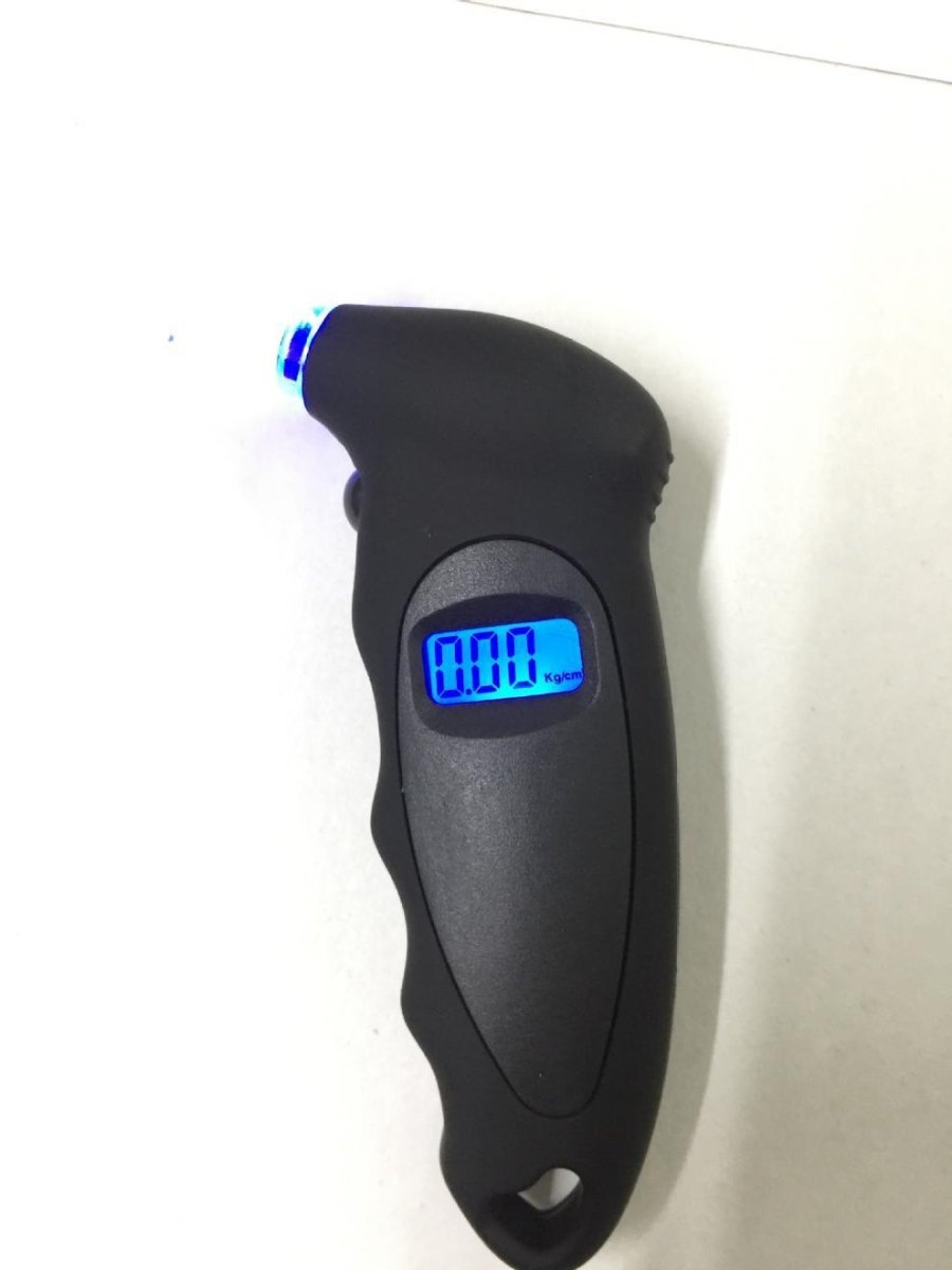 The LCD and backlight make monitoring your car's tire air pressure easy. - InspiredGrabs.com