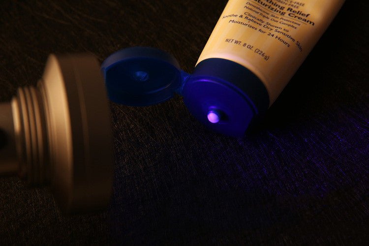 Violet fluorescent Agent Detection Flashlight - InspiredGrabs.com